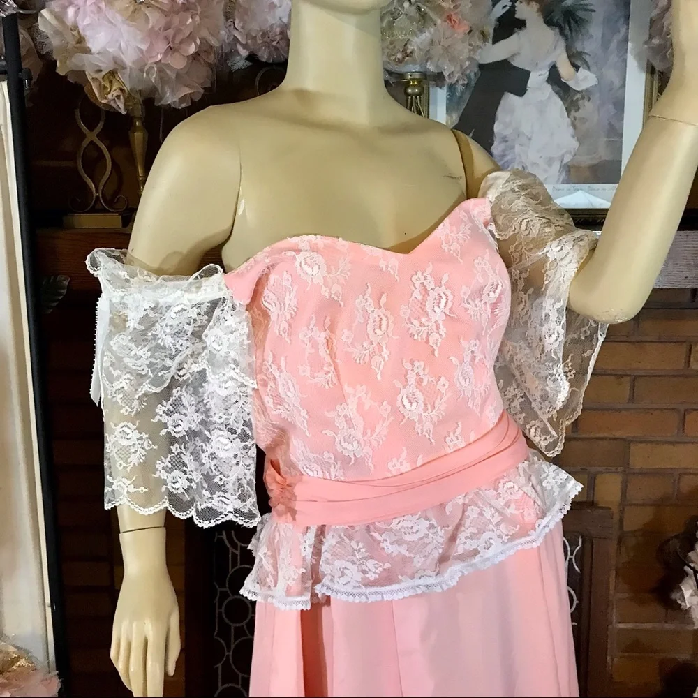 VINTAGE MID TO LATE 70'S PEACH OFF-THE-SHOULDER LACEY PARTY DRESS (M) - Picture 6 of 14
